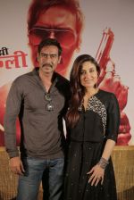 Kareena Kapoor, Ajay Devgan promotes Singham Returns in Kolkatta on 10th Aug 2014